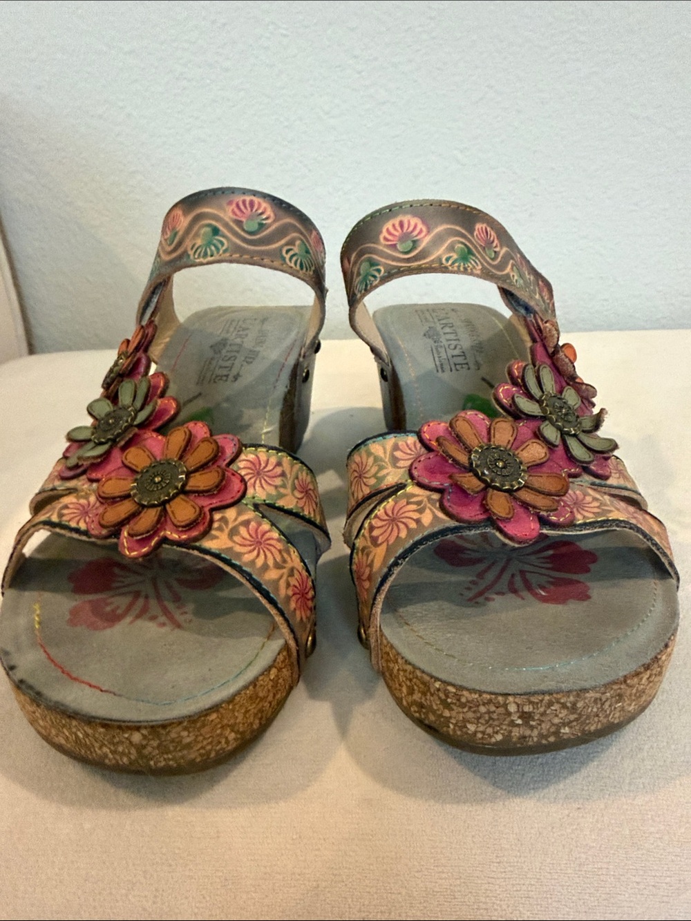 Title: L’Artiste Spring Step Floral Leather Wedge Sandals Size 8.